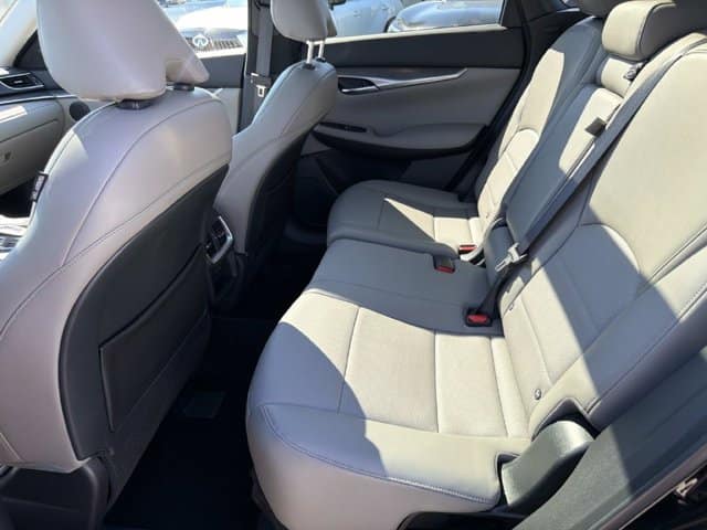 2023 INFINITI QX50 LUXE LUXE FWD Intercooled Turbo Premium Gasoline I-4 2.0 L/122 [11]
