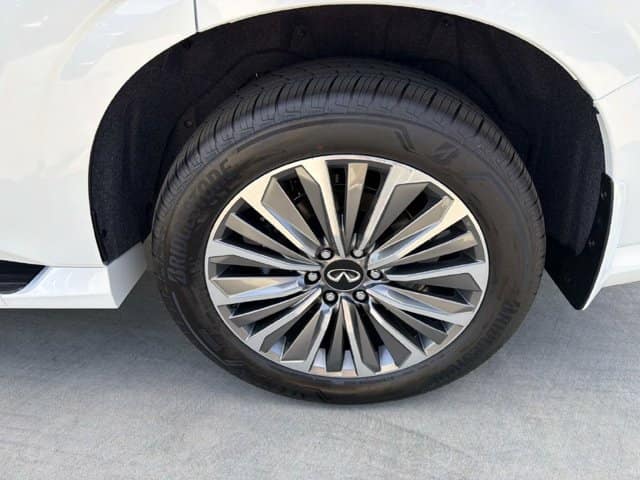 2027 INFINITI QX80 LUXE LUXE RWD *Ltd Avail* Twin Turbo Premium Gasoline V-6 3.5 L/213 [5]