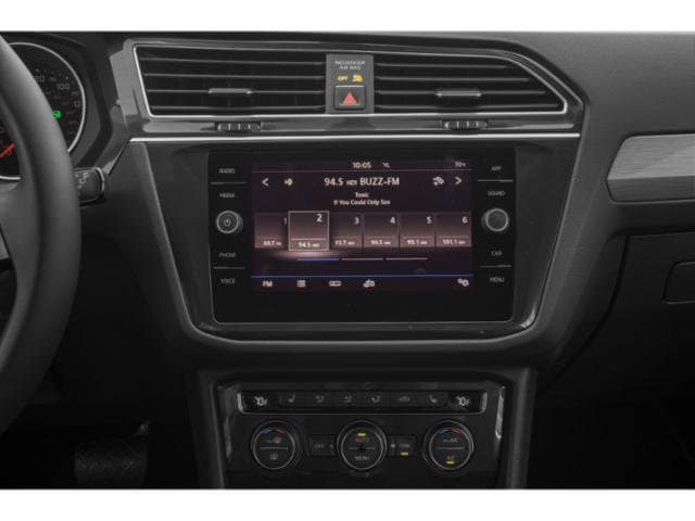 2018 Volkswagen Tiguan S 2.0T S FWD Intercooled Turbo Regular Gasoline I-4 2.0 L/121 [9]