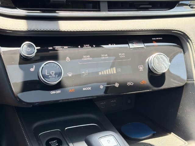 2027 INFINITI QX60 PURE PURE FWD Intercooled Turbo Premium Gasoline I-4 2.0 L/122 [23]