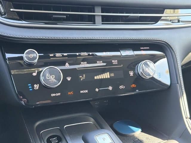 2027 INFINITI QX60 LUXE LUXE FWD Intercooled Turbo Premium Gasoline I-4 2.0 L/122 [17]