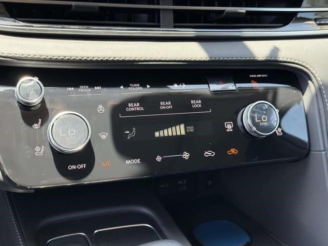 2027 INFINITI QX60 LUXE LUXE FWD Intercooled Turbo Premium Gasoline I-4 2.0 L/122 [26]