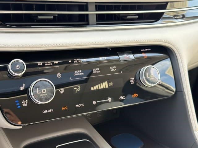 2027 INFINITI QX60 LUXE LUXE FWD Intercooled Turbo Premium Gasoline I-4 2.0 L/122 [24]