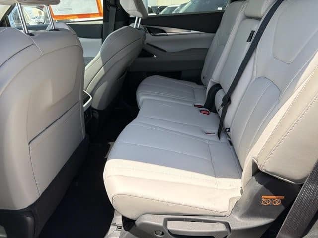 2027 INFINITI QX60 LUXE LUXE FWD Intercooled Turbo Premium Gasoline I-4 2.0 L/122 [11]