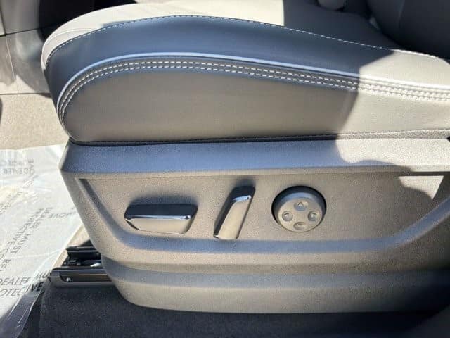 2027 INFINITI QX80 LUXE LUXE AWD *Ltd Avail* Twin Turbo Premium Gasoline V-6 3.5 L/213 [15]