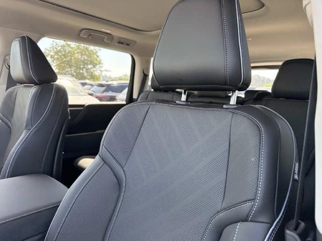 2027 INFINITI QX80 LUXE LUXE RWD *Ltd Avail* Twin Turbo Premium Gasoline V-6 3.5 L/213 [19]