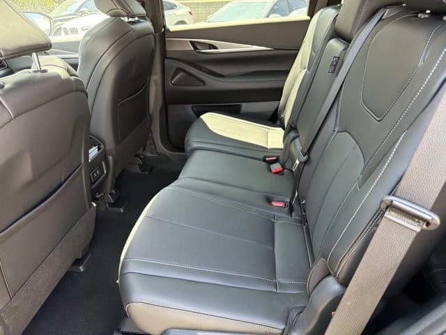 2026 INFINITI QX60 PURE PURE FWD *Ltd Avail* Intercooled Turbo Premium Gasoline I-4 2.0 L/122 [11]