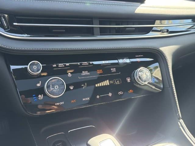 2027 INFINITI QX60 SPORT SPORT AWD Intercooled Turbo Premium Gasoline I-4 2.0 L/122 [23]
