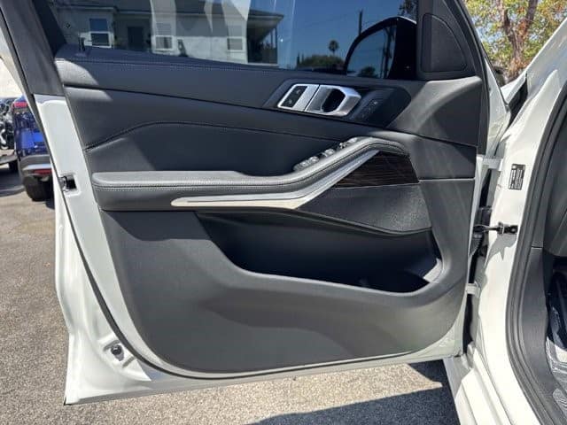 2023 BMW X5 sDrive40i sDrive40i Sports Activity Vehicle Intercooled Turbo Gas/Electric I-6 3.0 L/183 [21]