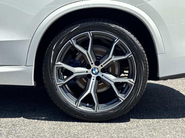 2023 BMW X5 sDrive40i sDrive40i Sports Activity Vehicle Intercooled Turbo Gas/Electric I-6 3.0 L/183 [5]