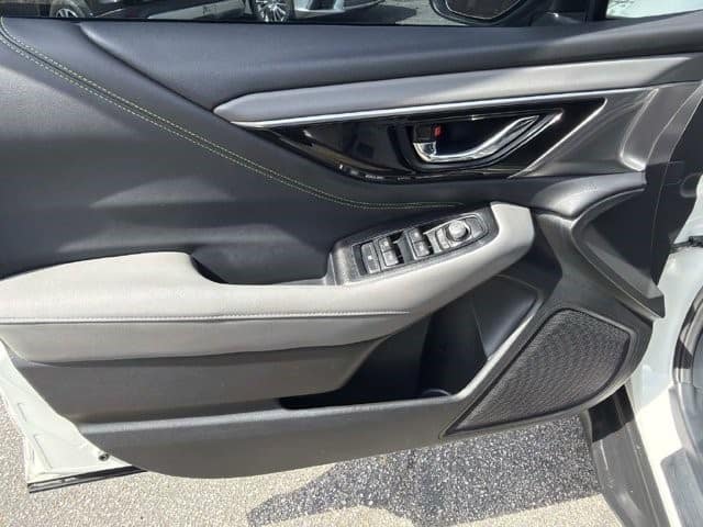 2023 Subaru Outback Onyx Edition Onyx Edition CVT Regular Unleaded H-4 2.5 L/152 [13]