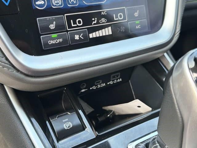 2023 Subaru Outback Onyx Edition Onyx Edition CVT Regular Unleaded H-4 2.5 L/152 [23]