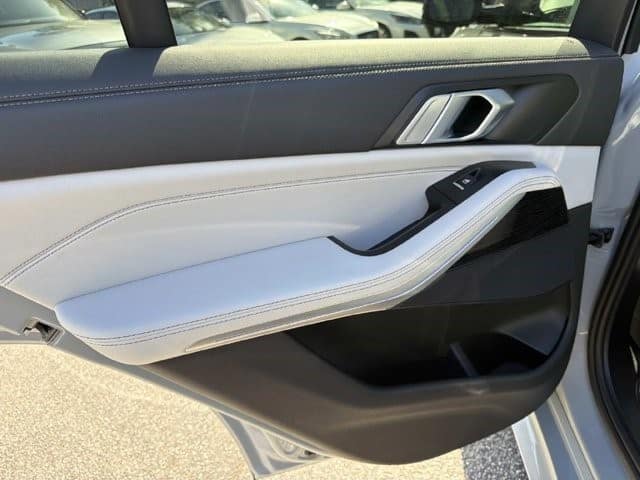 2024 BMW X5 sDrive40i sDrive40i Sports Activity Vehicle Intercooled Turbo Gas/Electric I-6 3.0 L/183 [9]