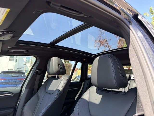 2024 BMW X3 xDrive30i xDrive30i Sports Activity Vehicle Intercooled Turbo Premium Gasoline I-4 2.0 L/122 [16]