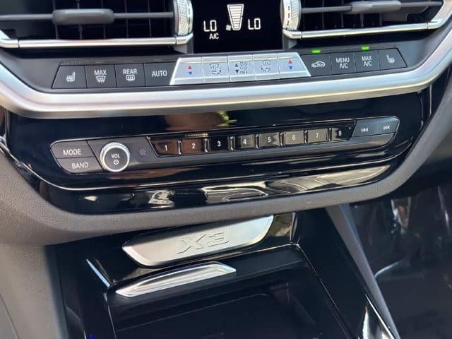 2024 BMW X3 xDrive30i xDrive30i Sports Activity Vehicle Intercooled Turbo Premium Gasoline I-4 2.0 L/122 [23]