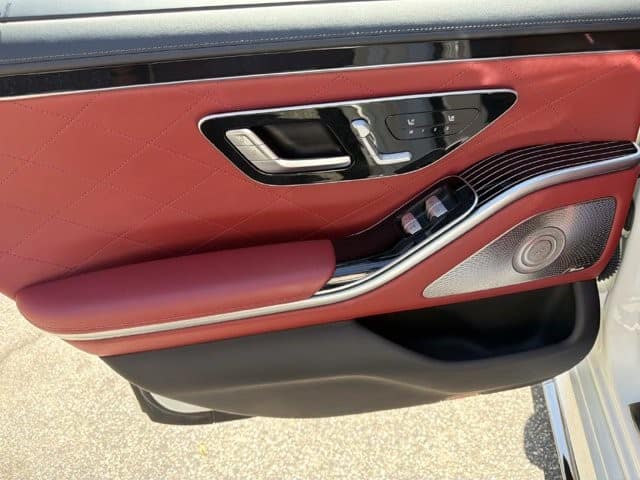 2023 Mercedes-Benz S-Class S 580 S 580 4MATIC Sedan Twin Turbo Gas/Electric V-8 4.0 L/243 [11]