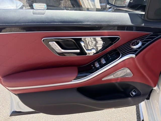 2023 Mercedes-Benz S-Class S 580 S 580 4MATIC Sedan Twin Turbo Gas/Electric V-8 4.0 L/243 [16]