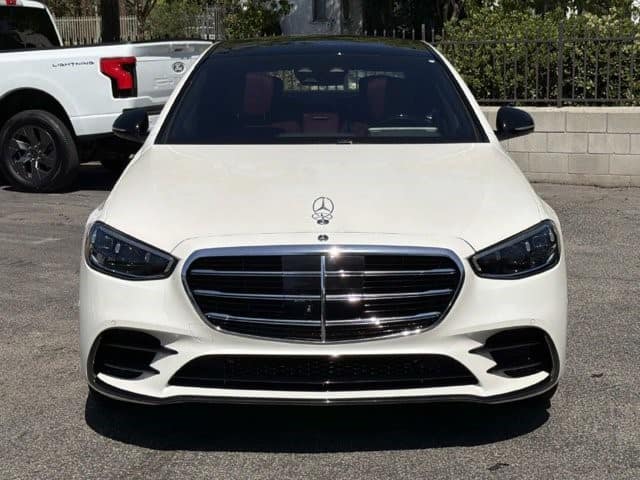 2023 Mercedes-Benz S-Class S 580 S 580 4MATIC Sedan Twin Turbo Gas/Electric V-8 4.0 L/243 [2]