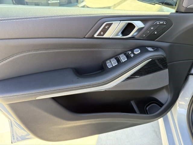 2024 BMW X7 xDrive40i xDrive40i Sports Activity Vehicle Intercooled Turbo Gas/Electric I-6 3.0 L/183 [15]