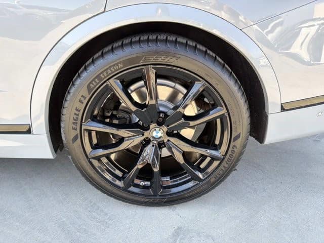 2024 BMW X7 xDrive40i xDrive40i Sports Activity Vehicle Intercooled Turbo Gas/Electric I-6 3.0 L/183 [6]