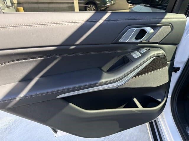 2024 BMW X7 xDrive40i xDrive40i Sports Activity Vehicle Intercooled Turbo Gas/Electric I-6 3.0 L/183 [9]