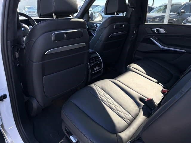 2024 BMW X7 xDrive40i xDrive40i Sports Activity Vehicle Intercooled Turbo Gas/Electric I-6 3.0 L/183 [10]