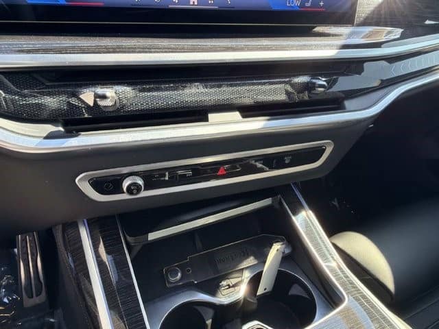 2024 BMW X7 xDrive40i xDrive40i Sports Activity Vehicle Intercooled Turbo Gas/Electric I-6 3.0 L/183 [23]
