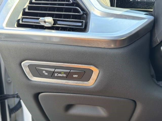 2024 BMW X7 xDrive40i xDrive40i Sports Activity Vehicle Intercooled Turbo Gas/Electric I-6 3.0 L/183 [29]